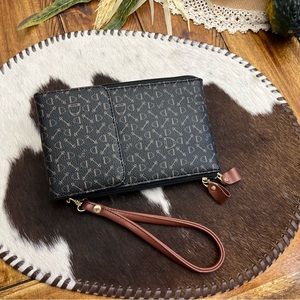 Women’s clutch purse